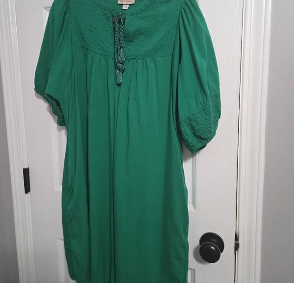 Knox Rose Emerald Green Tie-Neck Mini Dress - Picture 3 of 5